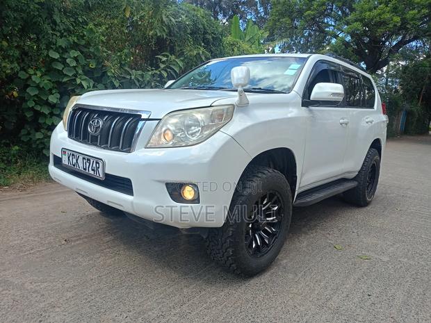 Toyota Land Cruiser Prado 2011 White
