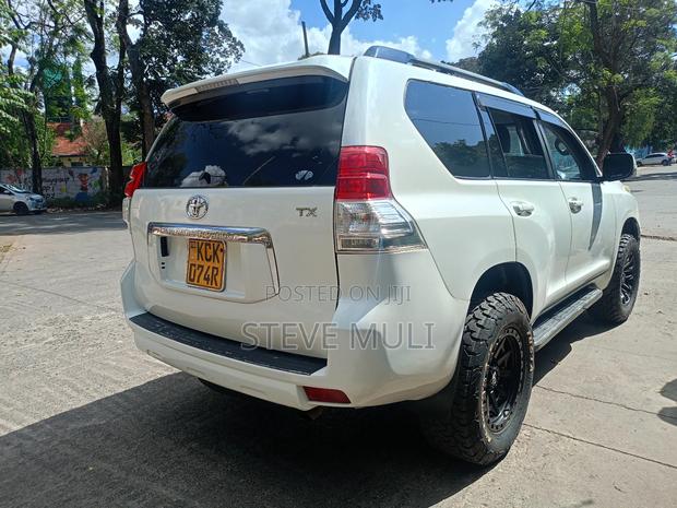 Toyota Land Cruiser Prado 2011 White