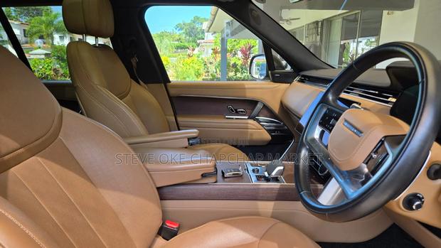 Land Rover Range Rover P400 SE SWB 2022 Black