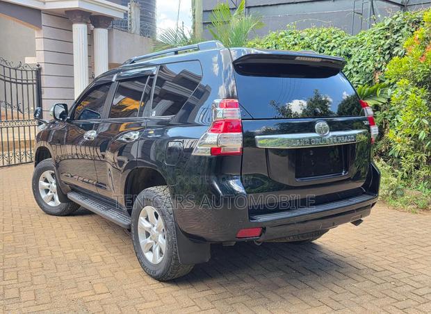 Toyota Land Cruiser 2016 Black