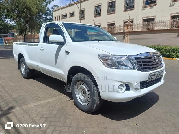 Toyota Hilux 2.5 D-4D SRX 2012 White