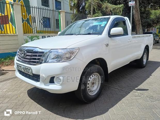 Toyota Hilux 2.5 D-4D SRX 2012 White