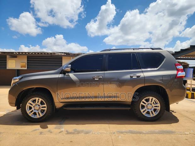 Toyota Land Cruiser Prado 2013 Brown