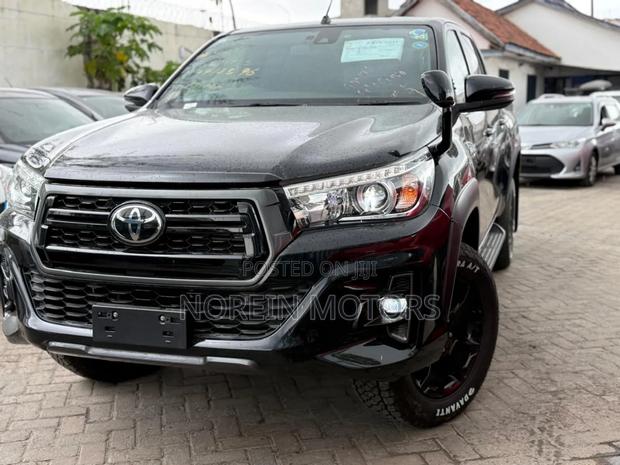 Toyota Hilux 2020 Matt Black