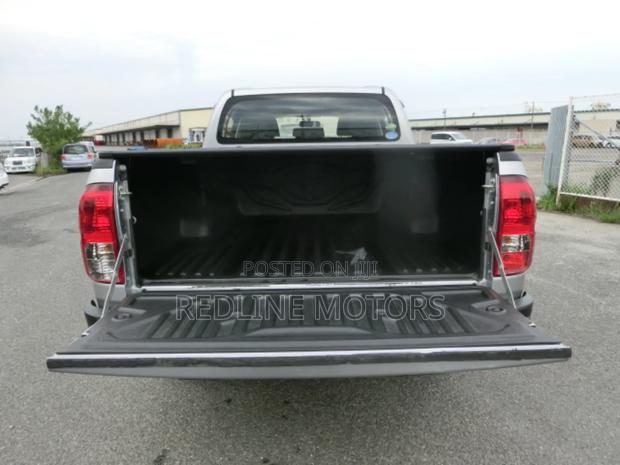 Toyota Hilux Revo Double Cab Deisel 2.4 RWD 2018 Silver
