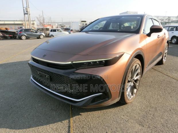 Toyota Crown 2022 Brown