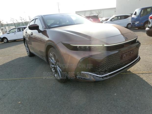 Toyota Crown 2022 Brown