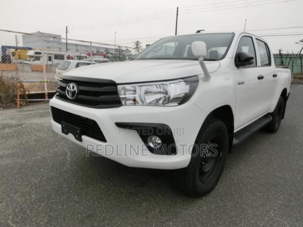 Toyota Hilux Revo Double Cab Deisel 2.4 RWD 2018 White
