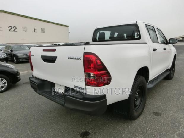 Toyota Hilux Revo Double Cab Deisel 2.4 RWD 2018 White