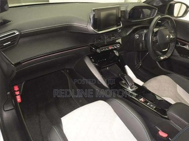 Peugeot 208 2020 White