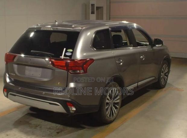 Mitsubishi Outlander ES AWC 2019 Silver