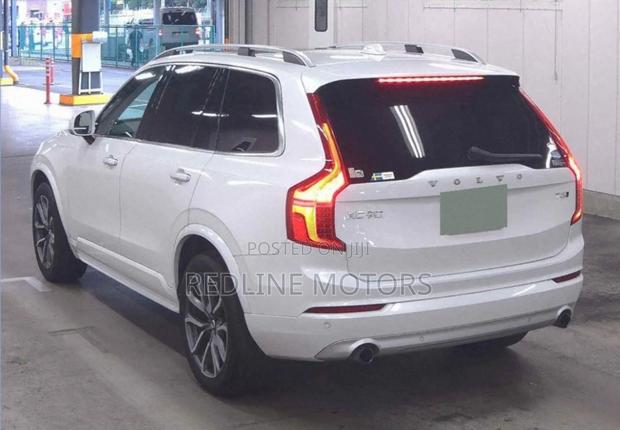 Volvo XC90 T5 Momentum AWD 2019 White