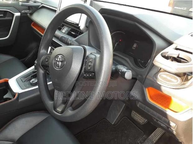 Toyota RAV4 XLE AWD 2019 Gray