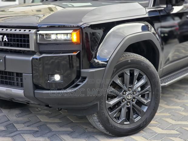 Toyota Land Cruiser Prado 2.8 2024 Black