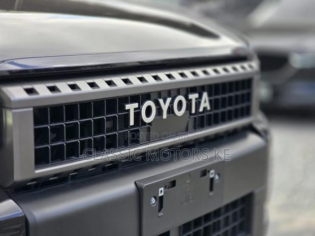 Toyota Land Cruiser Prado 2.8 2024 Black