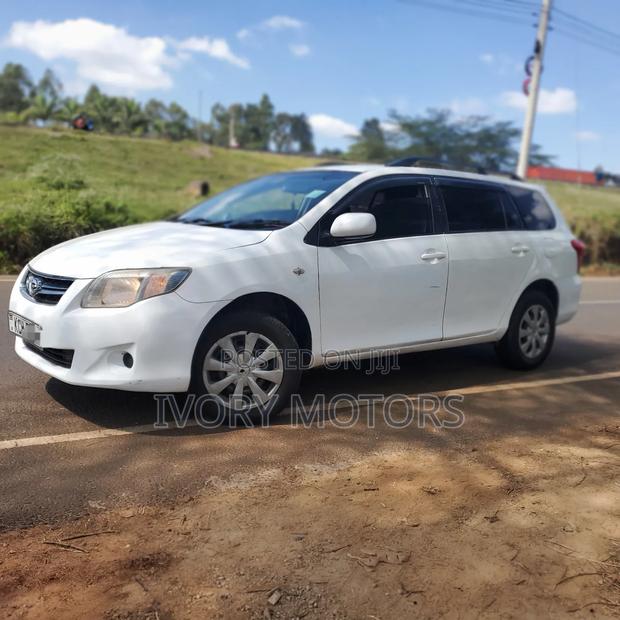 Toyota Corolla Fielder 2009 White