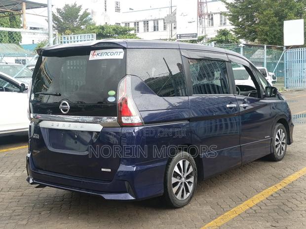 Nissan Serena 2018 Blue