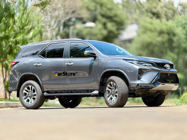 Toyota Fortuner 2024 Gray