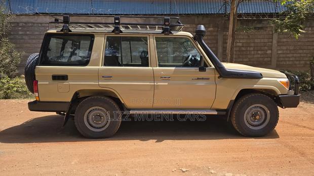 Toyota Land Cruiser 2016 Beige