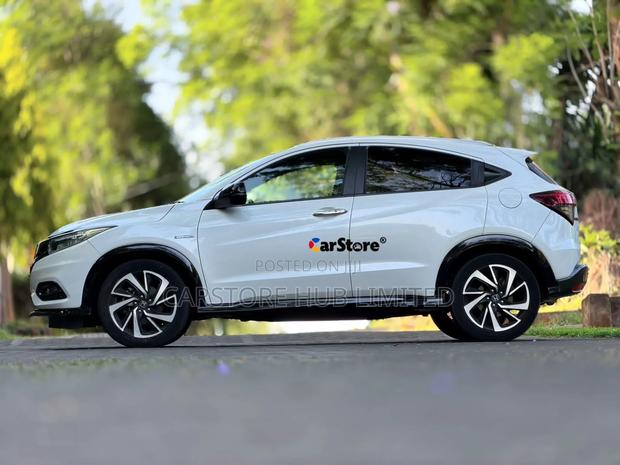 Honda Vezel 2019 White