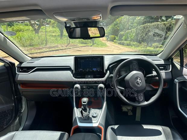 Toyota RAV4 Adventure 2019 Green