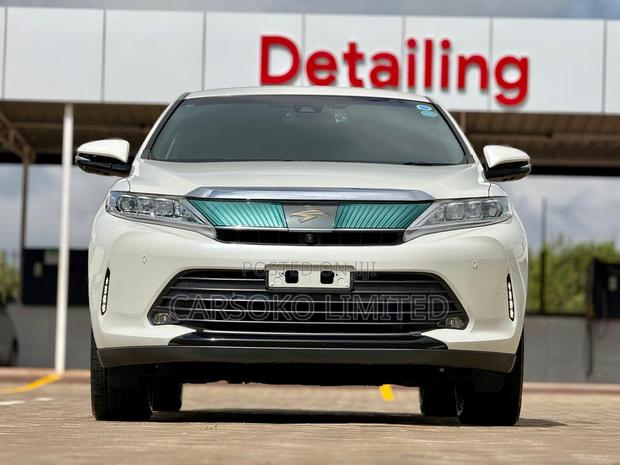 Toyota Harrier 2.5 Hybrid 4WD 2018 White