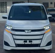 Toyota Noah 1.8 FWD Hybrid (7 seater) 2018 White for sale