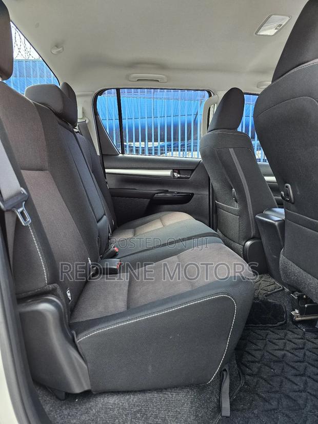Toyota Hilux Revo Double Cab Deisel 2.4 AWD 2018 Off white