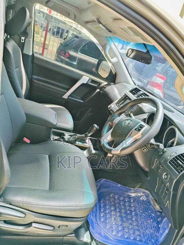 Toyota Land Cruiser Prado 2.7 i 2013 Gray