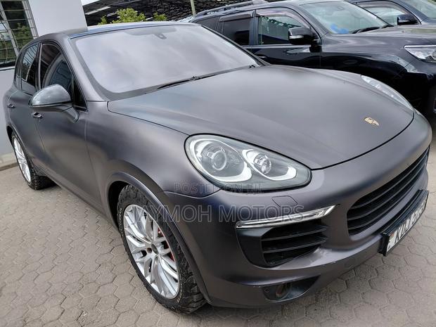 Porsche Cayenne 2016 Gray