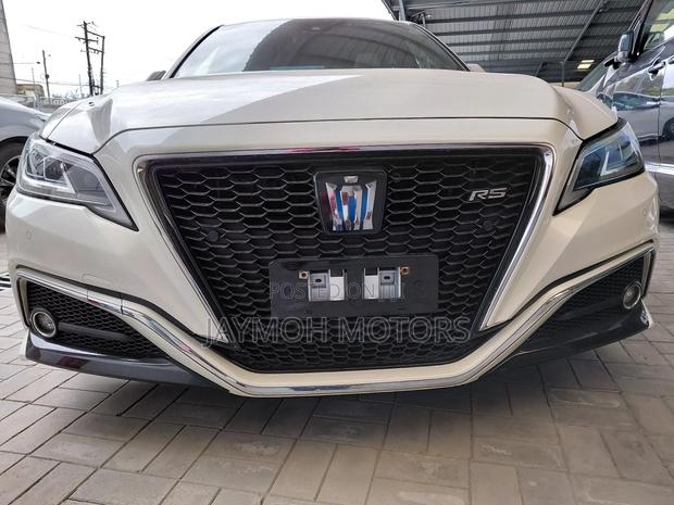 Toyota Crown 2019 Pearl