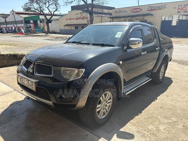 Mitsubishi L200 2013 Black