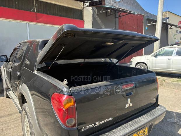Mitsubishi L200 2013 Black