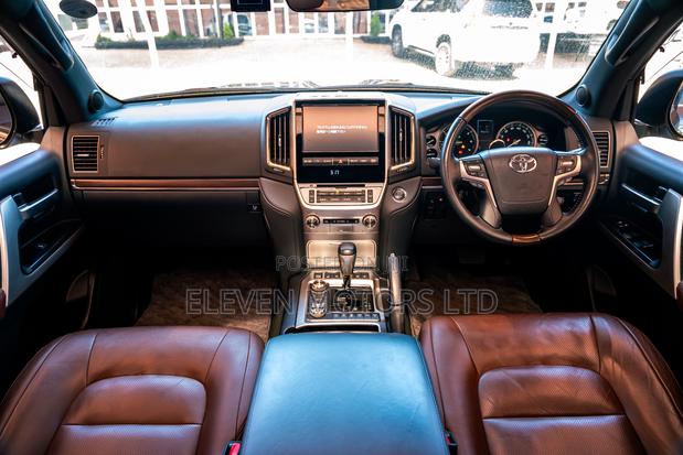 Toyota Land Cruiser 4.6 V8 ZX 2020 Gray
