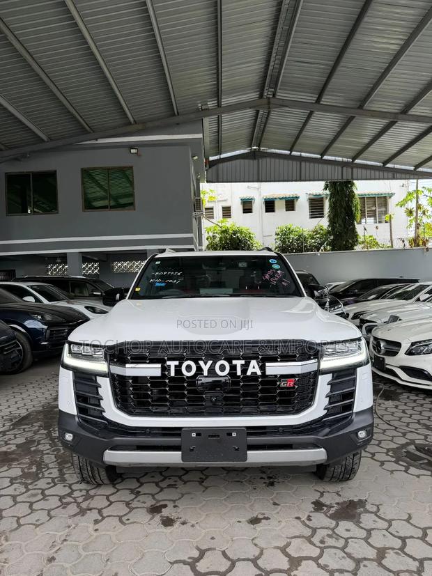 New Toyota Land Cruiser 2025 White