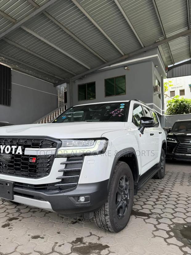 New Toyota Land Cruiser 2025 White