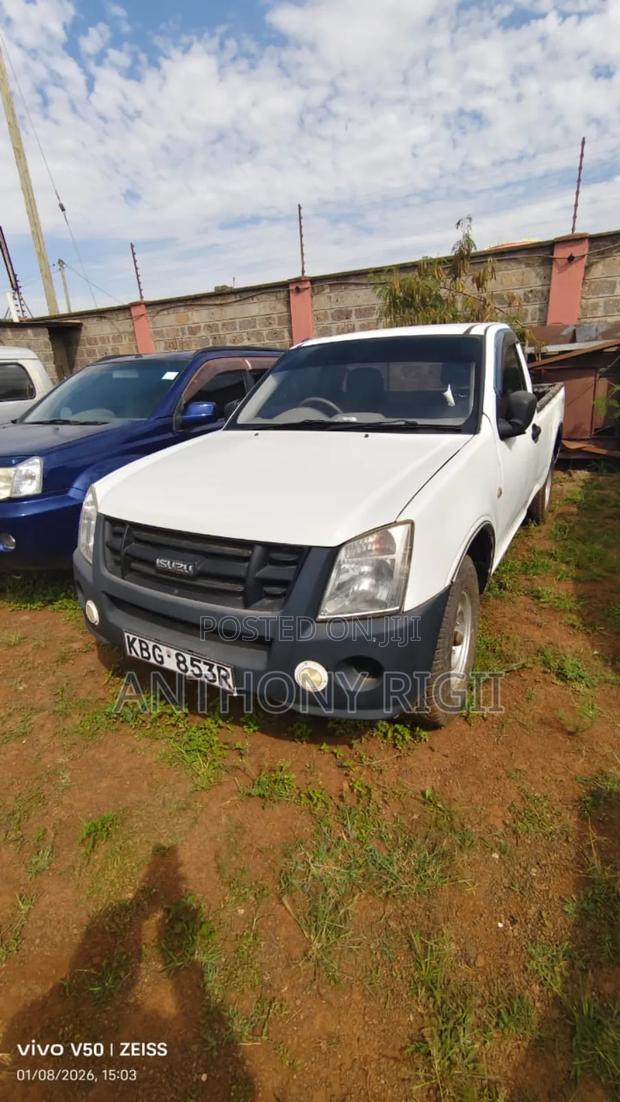 Isuzu D-MAX 2010 White