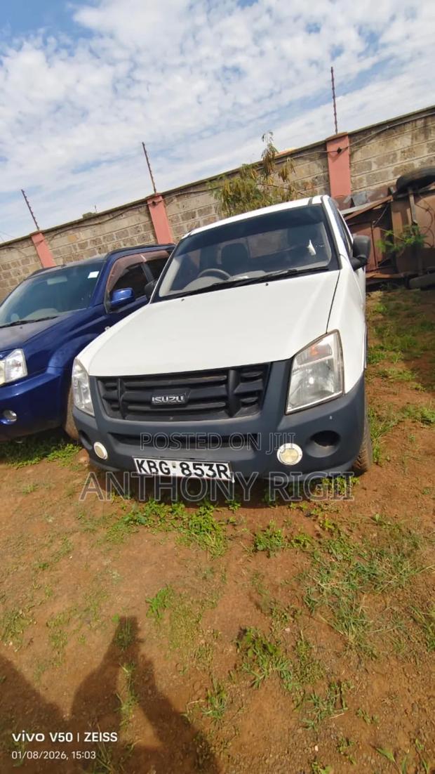 Isuzu D-MAX 2010 White