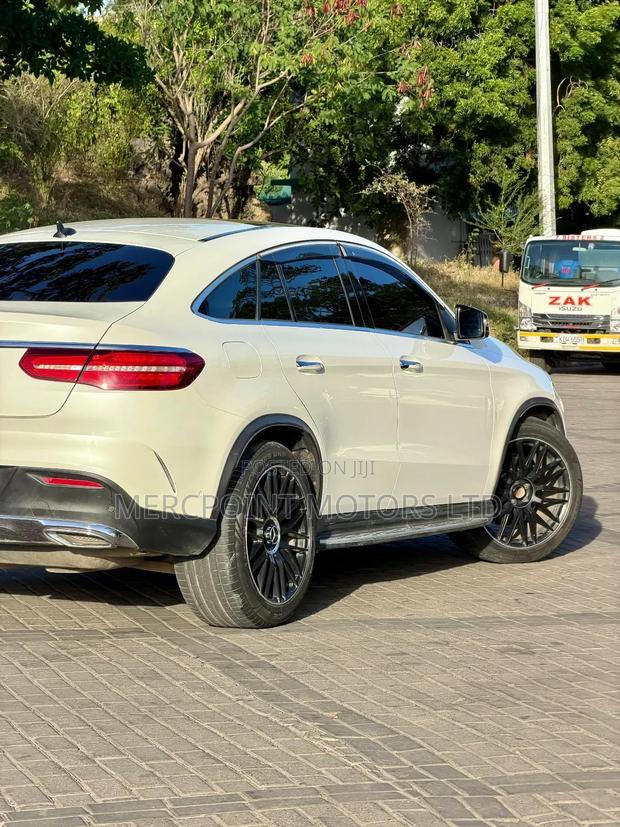 Mercedes-Benz GLE-Class GLE 350d 4MATIC 2017 White