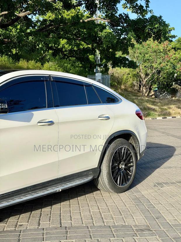 Mercedes-Benz GLE-Class GLE 350d 4MATIC 2017 White