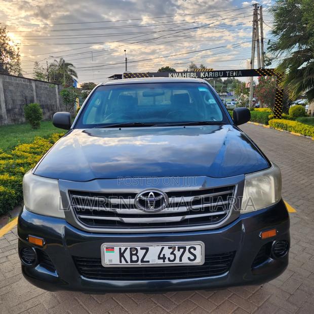 Toyota Hilux 2014 Black