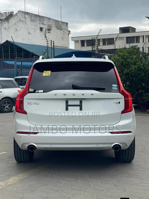 Volvo XC90 T5 Momentum 7 Passenger AWD 2020 White