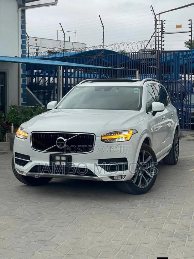 Volvo XC90 T5 Momentum 7 Passenger AWD 2020 White