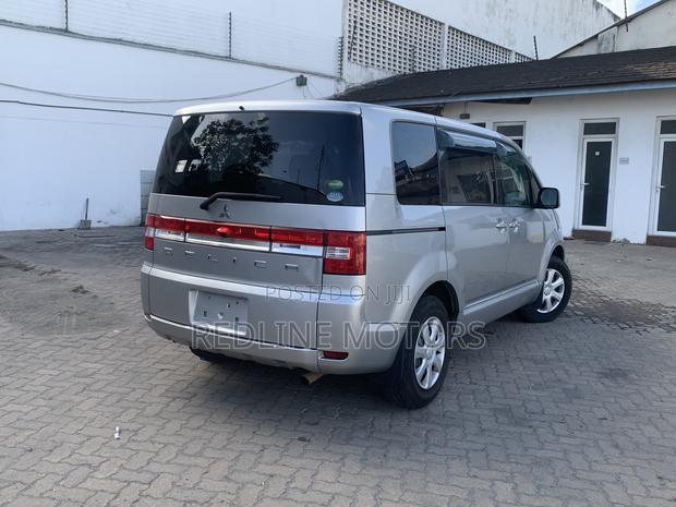 Mitsubishi Delica 2018 Silver