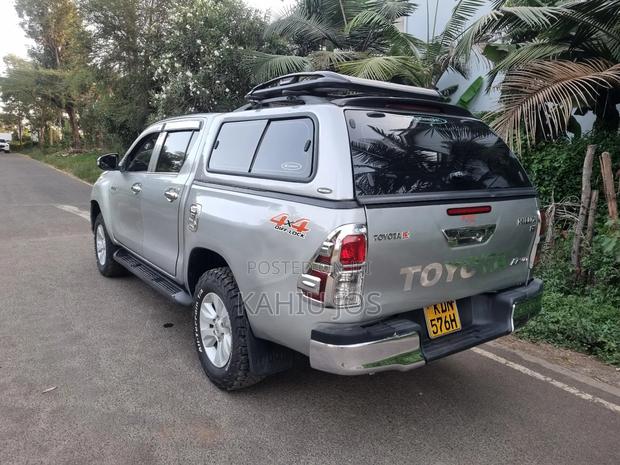 Toyota Hilux 2016 Silver