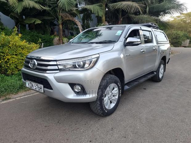 Toyota Hilux 2016 Silver