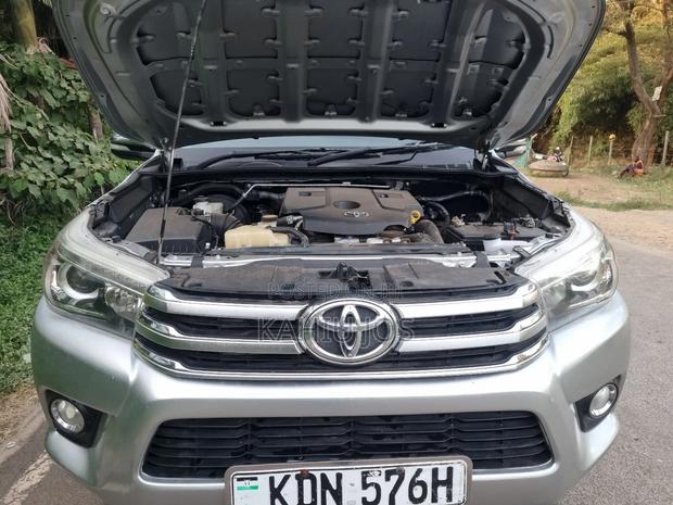 Toyota Hilux 2016 Silver