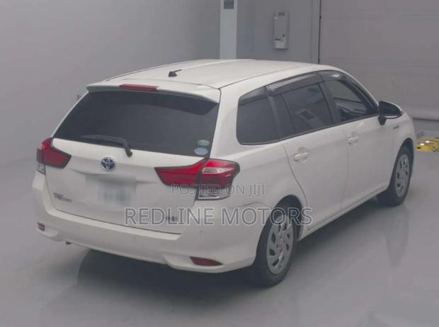 Toyota Corolla Fielder 1.5 Hybrid FWD 2018 Off white