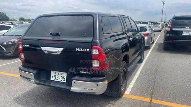 Toyota Hilux 2020 Black