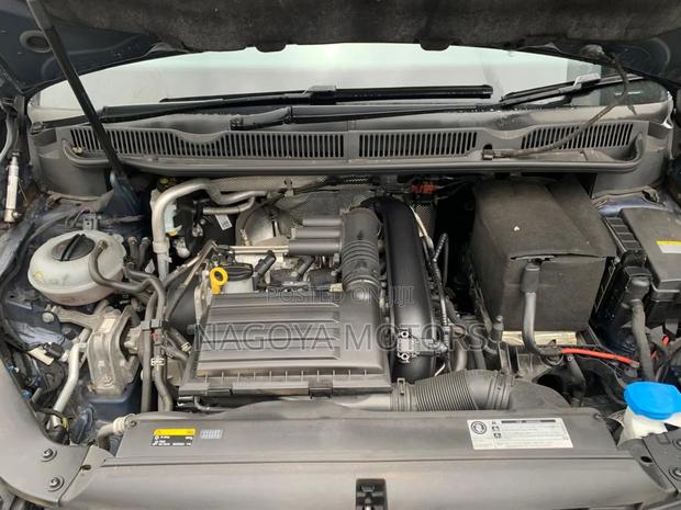 Volkswagen Touran 2017 Blue